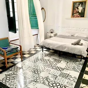 https://maria-magdalena-room-1.1costadelsol.com