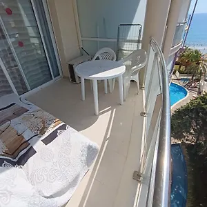 https://estudios-font-de-mar-a-30m-de-la-playa-calafont.catalonia-hotels.com